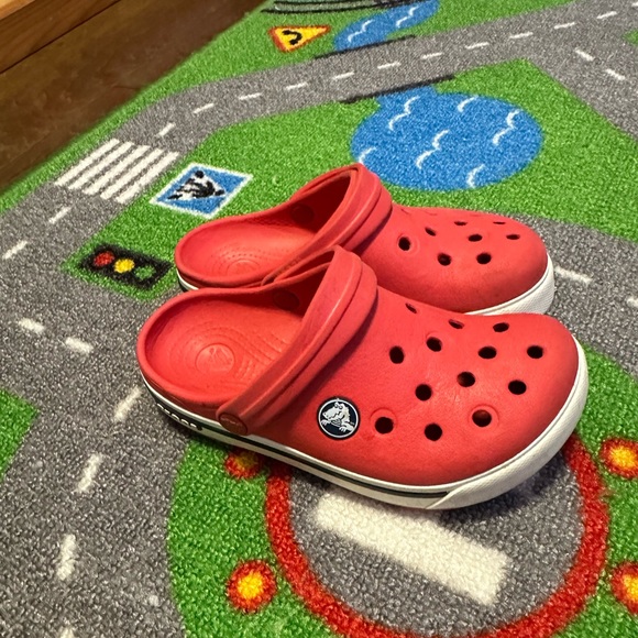 Crocs rouge (kid) 10-11 *** SOLD *** - Picture 3 of 3